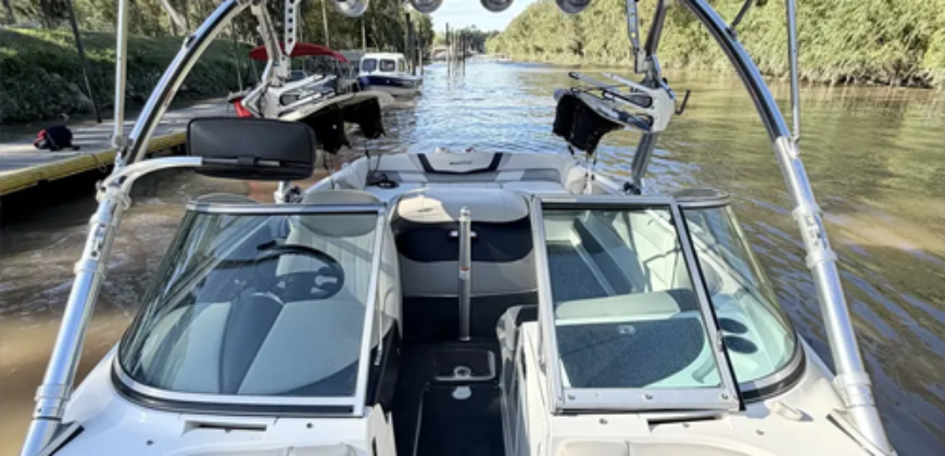 MasterCraft x214 (2010)