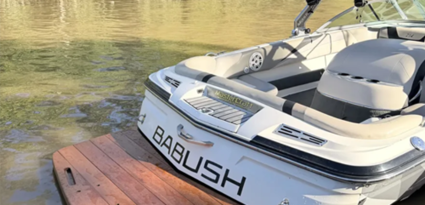 MasterCraft x214 (2010)